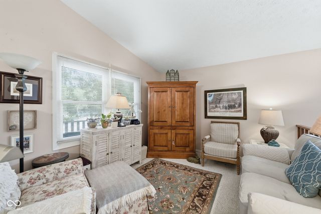 7455 Prairie Lake Drive, Indianapolis, IN 46256