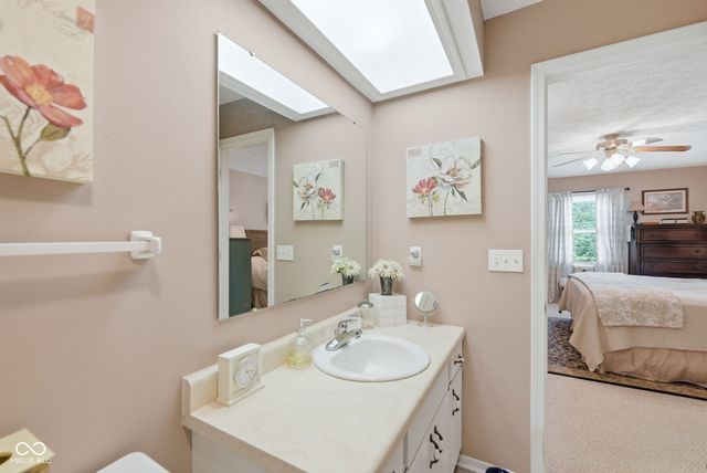 7455 Prairie Lake Drive, Indianapolis, IN 46256