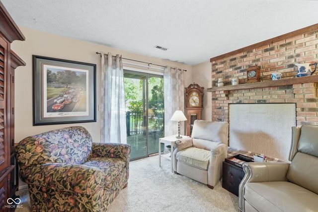 7455 Prairie Lake Drive, Indianapolis, IN 46256