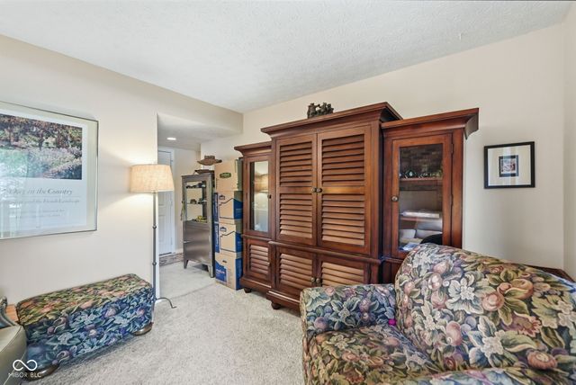 7455 Prairie Lake Drive, Indianapolis, IN 46256