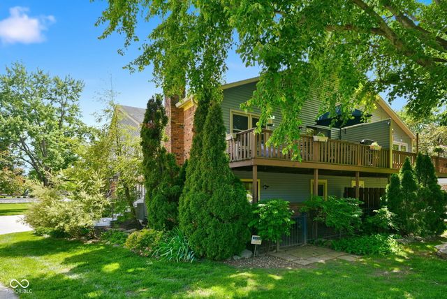 7455 Prairie Lake Drive, Indianapolis, IN 46256
