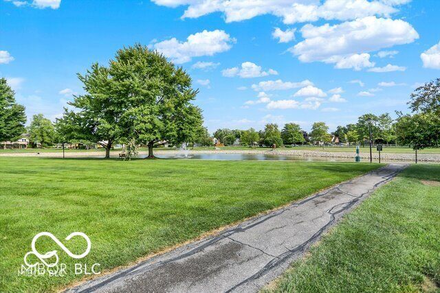 7455 Prairie Lake Drive, Indianapolis, IN 46256