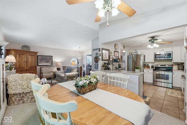 7455 Prairie Lake Drive, Indianapolis, IN 46256