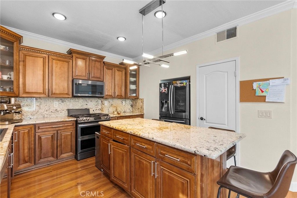 Image 11 of property listing at 23344 Timberlane, Valencia, CA 91354