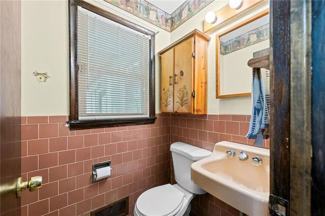 817 S Alexander Road, Independence, MO 64056