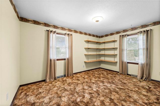 817 S Alexander Road, Independence, MO 64056