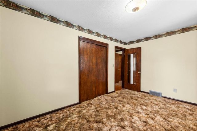 817 S Alexander Road, Independence, MO 64056