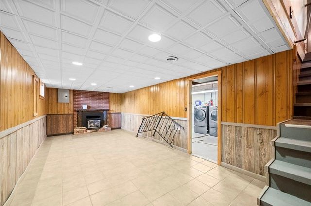817 S Alexander Road, Independence, MO 64056