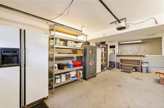 817 S Alexander Road, Independence, MO 64056