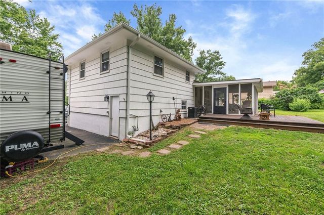 817 S Alexander Road, Independence, MO 64056