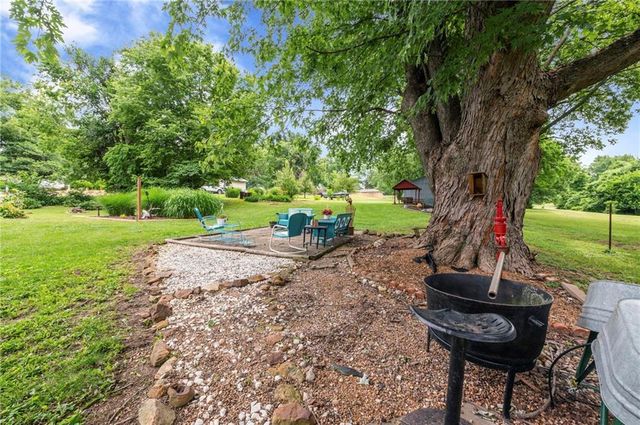 817 S Alexander Road, Independence, MO 64056