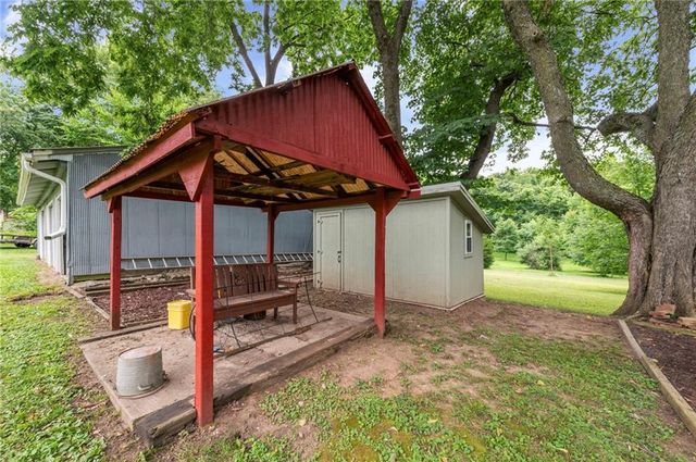 817 S Alexander Road, Independence, MO 64056