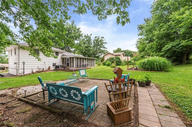 817 S Alexander Road, Independence, MO 64056