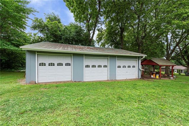 817 S Alexander Road, Independence, MO 64056
