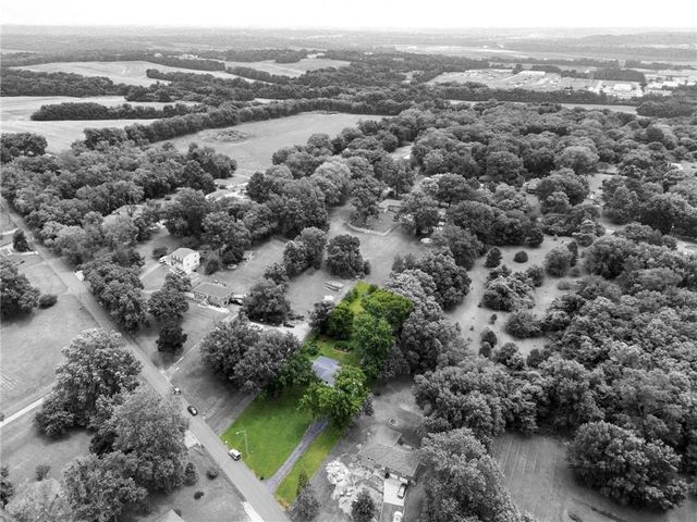 817 S Alexander Road, Independence, MO 64056