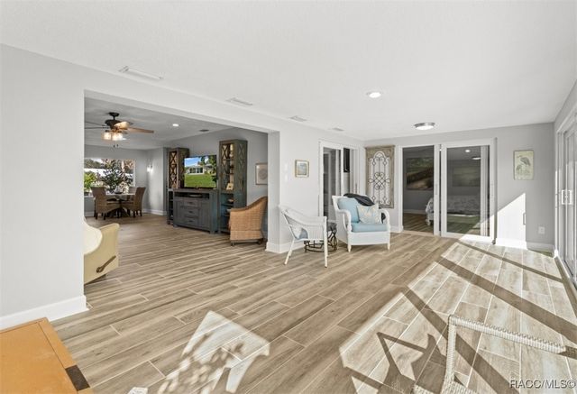 11286 W Bayshore Drive, Crystal River, FL 34429