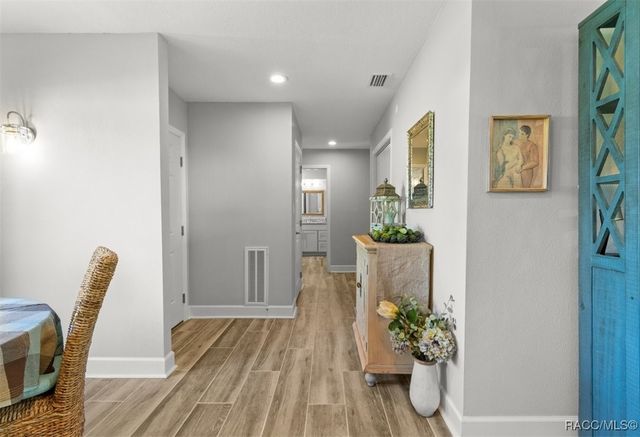 11286 W Bayshore Drive, Crystal River, FL 34429