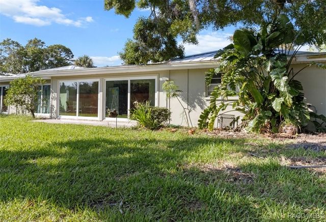 11286 W Bayshore Drive, Crystal River, FL 34429