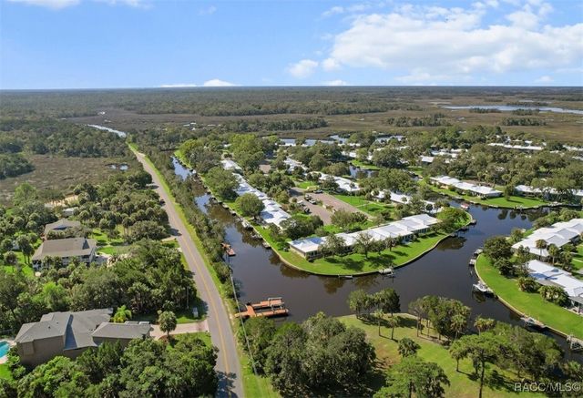 11286 W Bayshore Drive, Crystal River, FL 34429