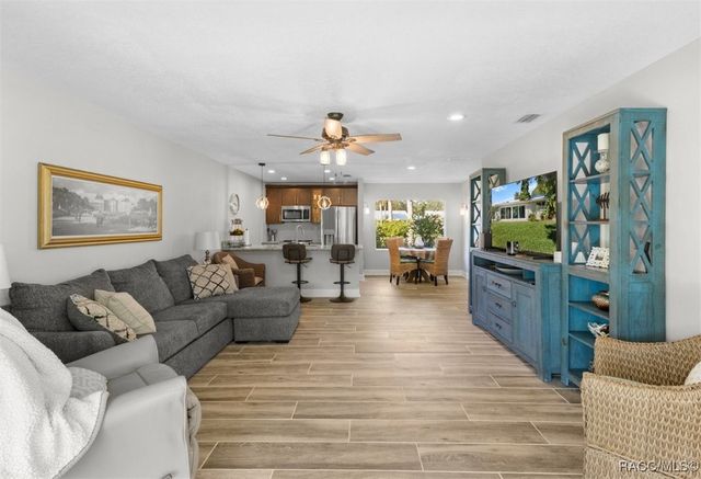 11286 W Bayshore Drive, Crystal River, FL 34429