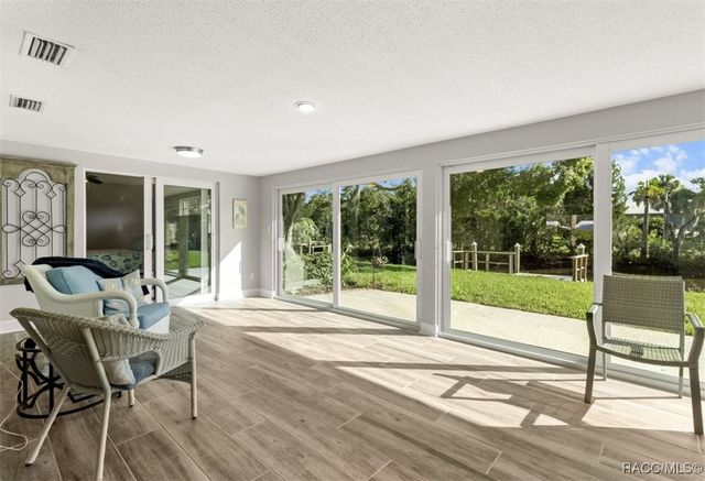 11286 W Bayshore Drive, Crystal River, FL 34429