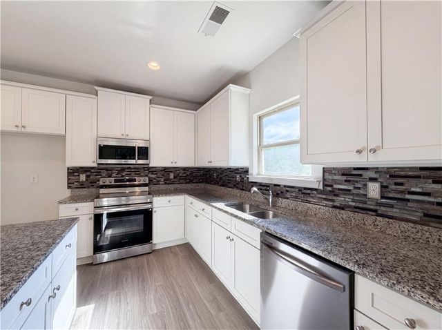 4075 Mcclendon Way, Rex, GA 30273