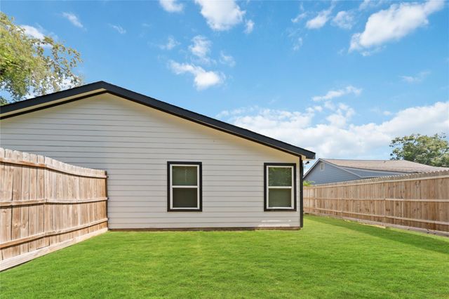8617 Clarington Street, Houston, TX 77016