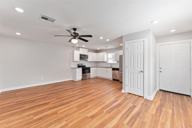 8617 Clarington Street, Houston, TX 77016