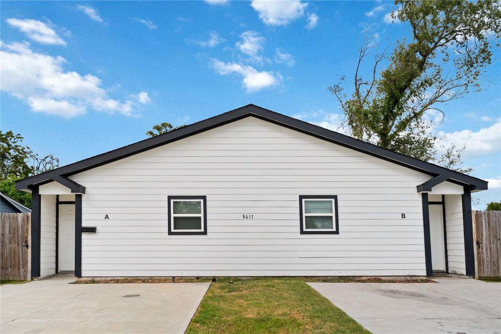 8617 Clarington Street, Houston, TX 77016