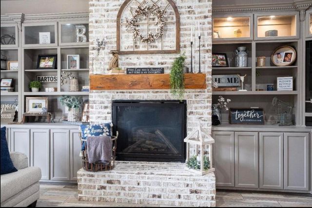 8 W Lakeshore Drive, Ransom Canyon, TX 79366