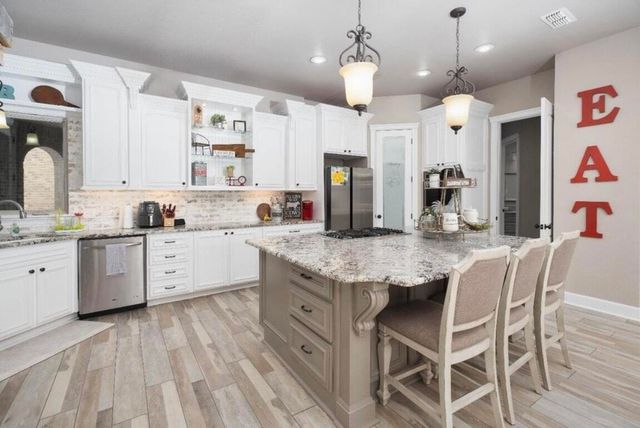 8 W Lakeshore Drive, Ransom Canyon, TX 79366