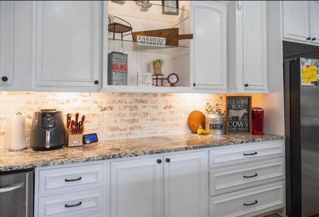 8 W Lakeshore Drive, Ransom Canyon, TX 79366