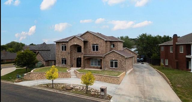 8 W Lakeshore Drive, Ransom Canyon, TX 79366