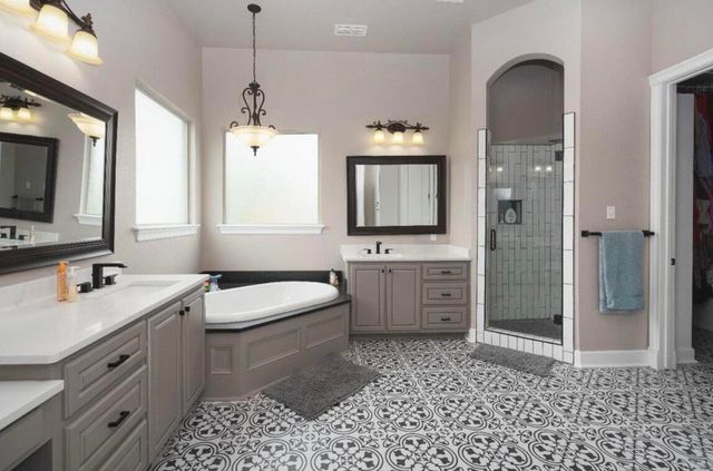 8 W Lakeshore Drive, Ransom Canyon, TX 79366