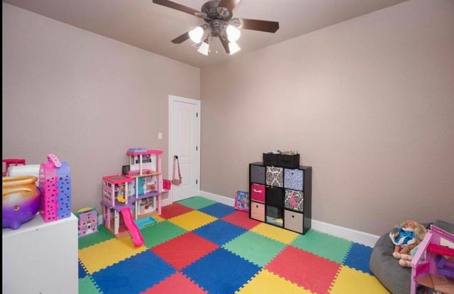 8 W Lakeshore Drive, Ransom Canyon, TX 79366