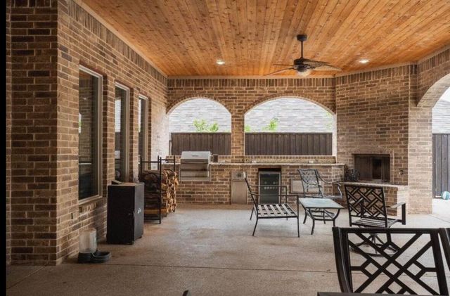 8 W Lakeshore Drive, Ransom Canyon, TX 79366