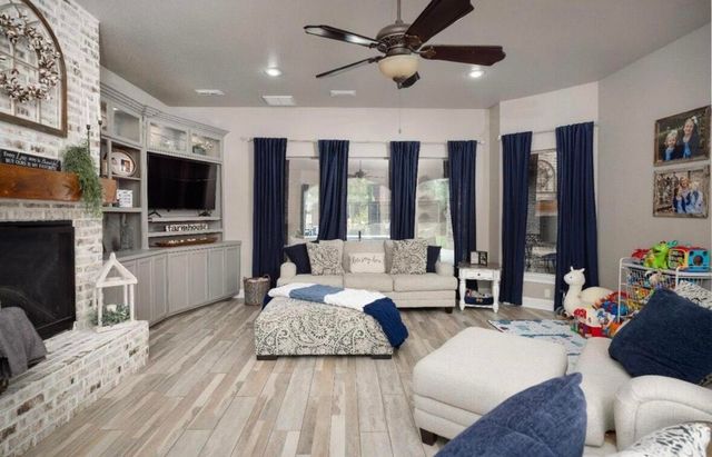 8 W Lakeshore Drive, Ransom Canyon, TX 79366