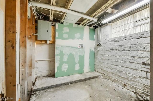 839 Nela View Road, Cleveland Heights, OH 44112