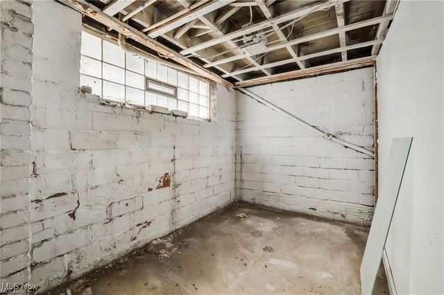 839 Nela View Road, Cleveland Heights, OH 44112