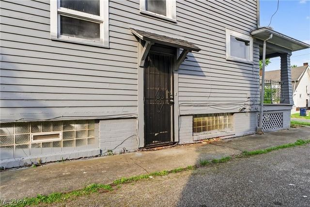 839 Nela View Road, Cleveland Heights, OH 44112