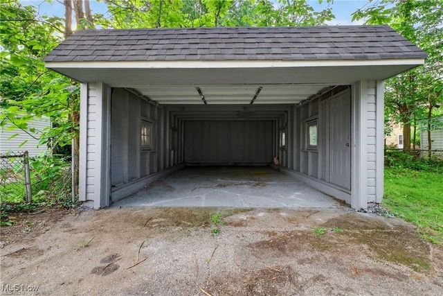 839 Nela View Road, Cleveland Heights, OH 44112