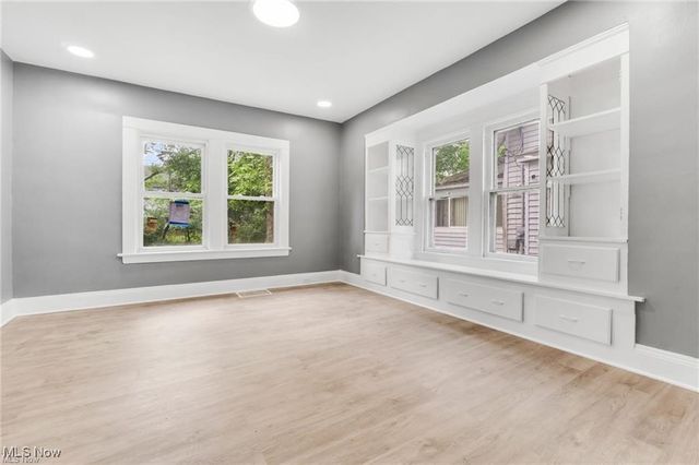 839 Nela View Road, Cleveland Heights, OH 44112