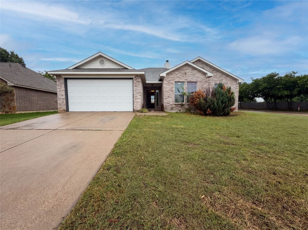 1100 Whispering Meadows, Crowley, TX 76036