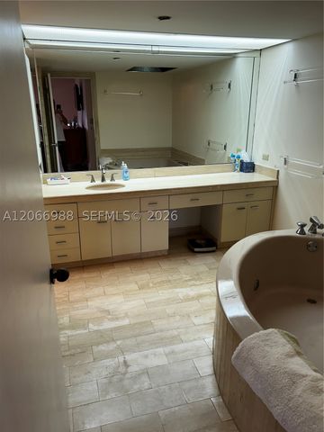 19667 Turnberry Way 27-B, Aventura, FL 33180