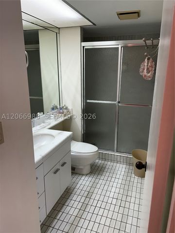 19667 Turnberry Way 27-B, Aventura, FL 33180