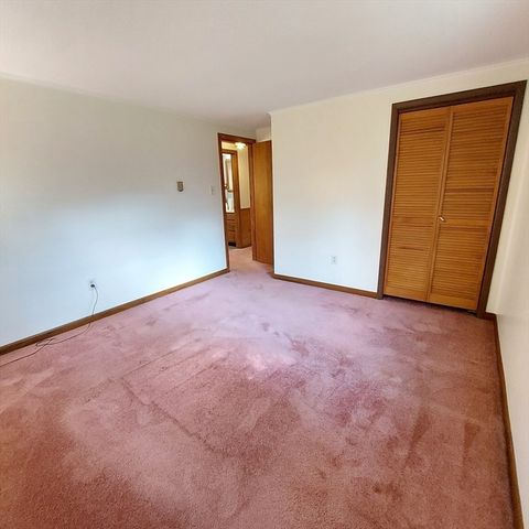 1075 West Brookfield Road, New Braintree, MA 01531