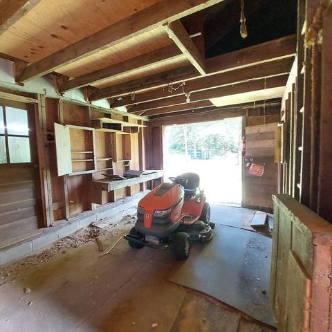 1075 West Brookfield Road, New Braintree, MA 01531