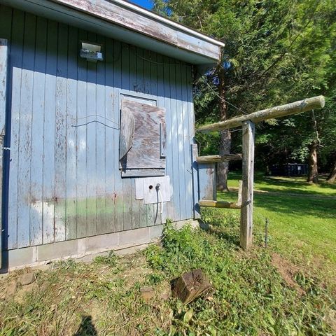1075 West Brookfield Road, New Braintree, MA 01531