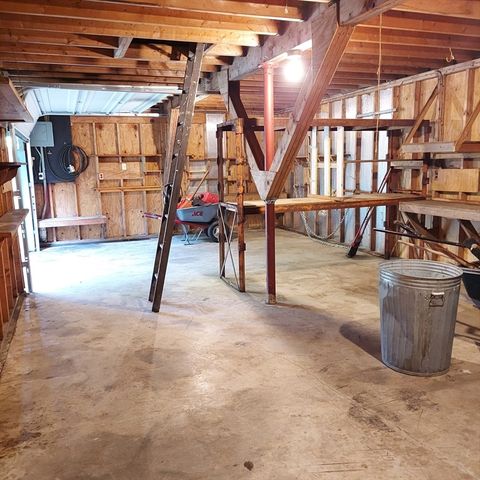 1075 West Brookfield Road, New Braintree, MA 01531