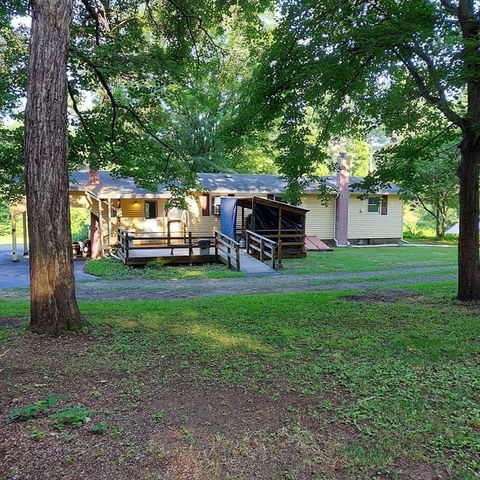 1075 West Brookfield Road, New Braintree, MA 01531